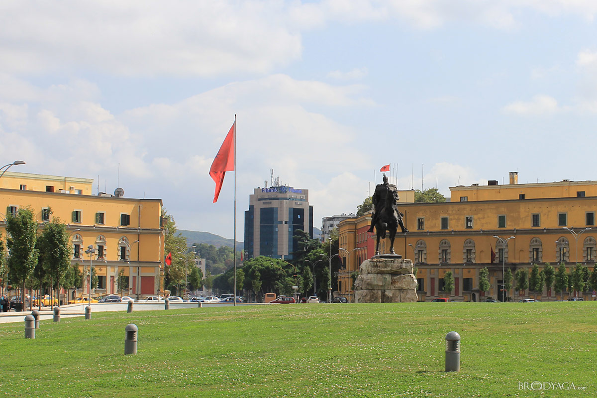 Tirana Skanderbeg Square